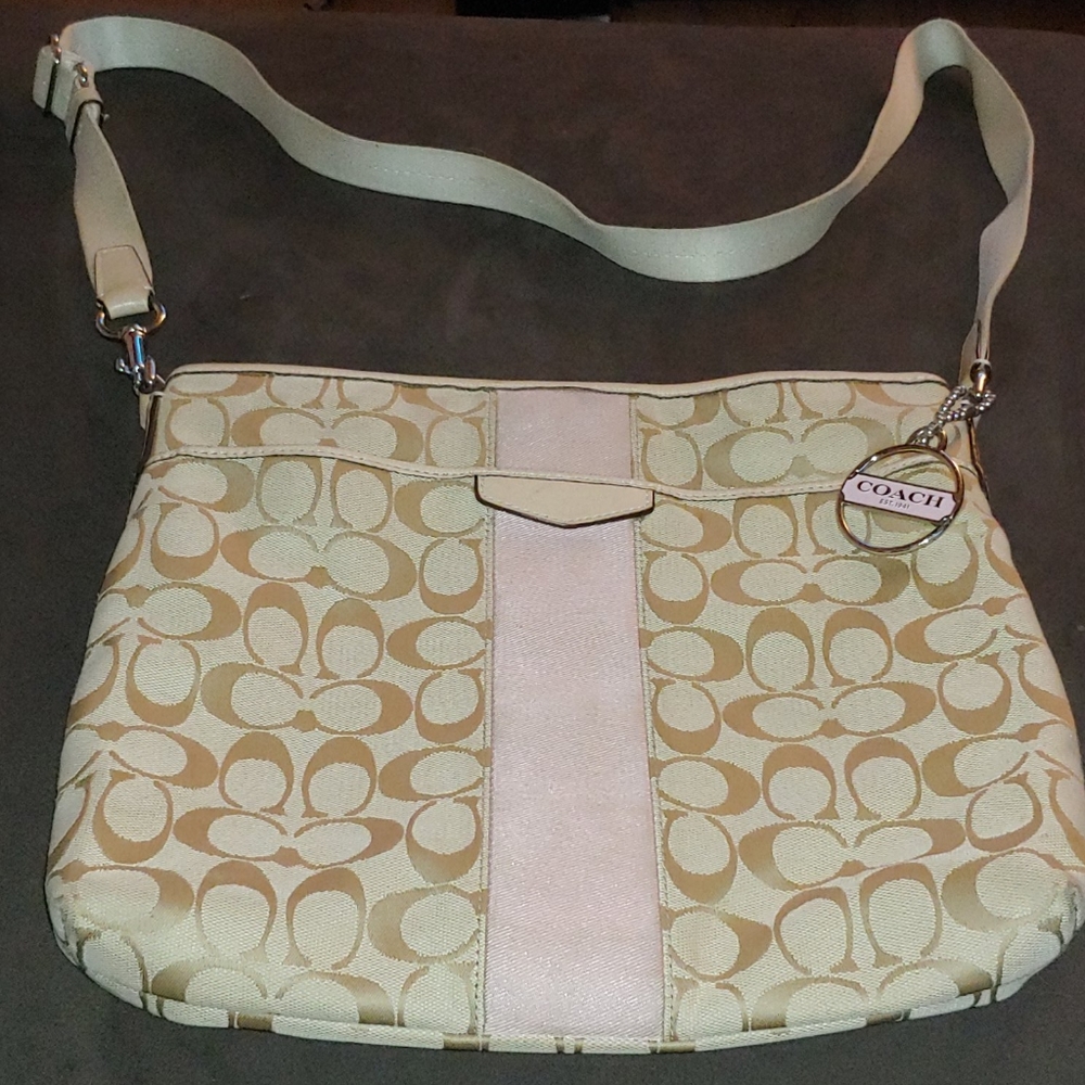 💞 Coach Messenger Crossbody Purse 💞